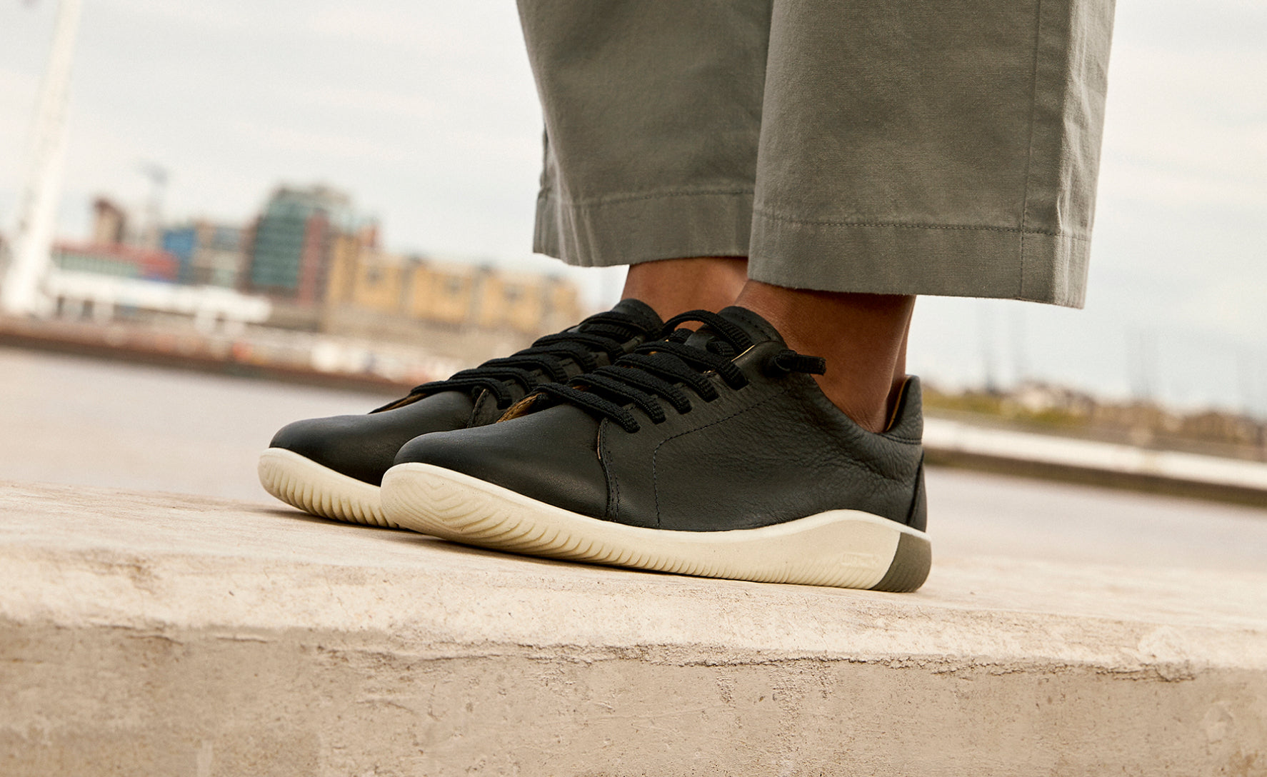 Women's KNX Leather Sneaker | Black/Star White - Image 9